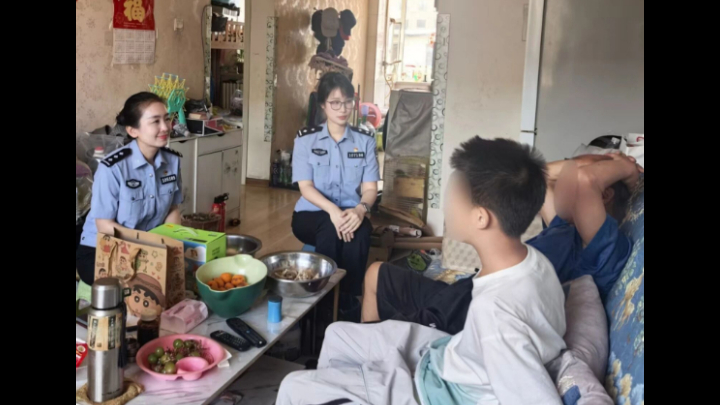 温情暖童心 警爱伴成长——吉林长春公安二道分局东盛派出所暖心走访慰问困境儿童