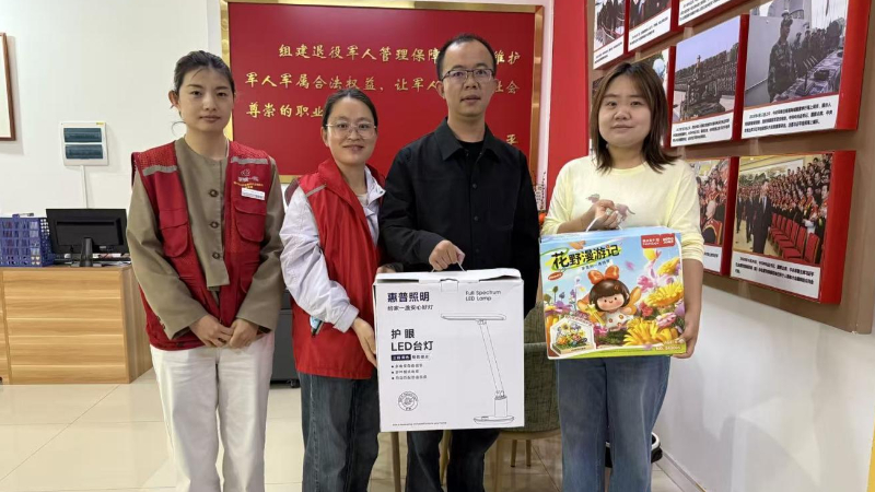 银川市兴庆区康平社区：微心愿精准解民忧 小台灯汇聚大温情