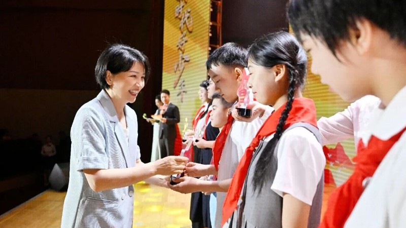 德润赣鄱·2026年江西省“新时代好少年”学习宣传发布仪式在宜春举行 卢小青出席