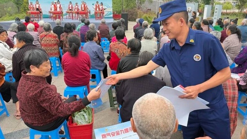 资阳消防持续做好夏季消防安全宣传工作