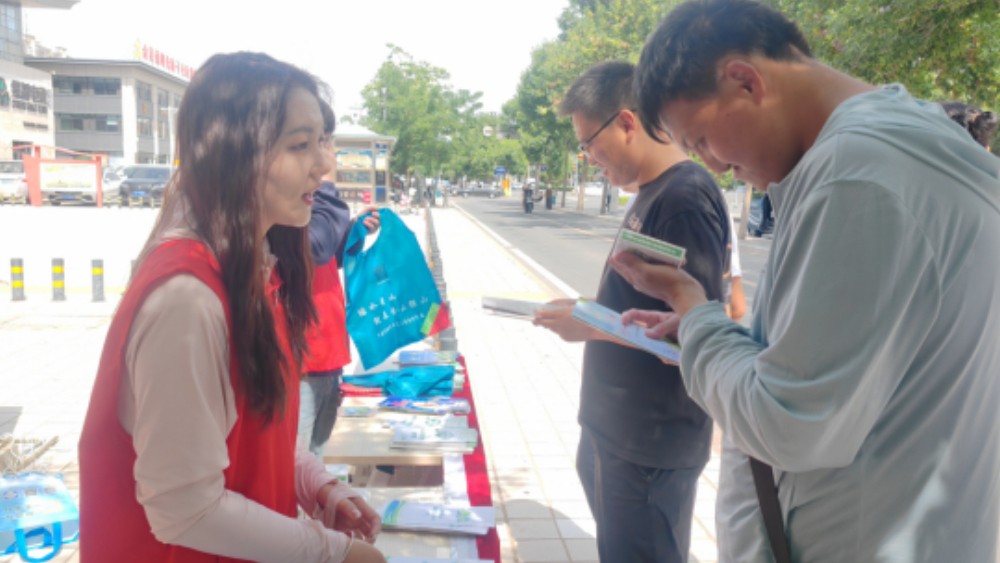 吴忠市利通区阳光骄子社区：普法宣讲护健康，依法治污促环保