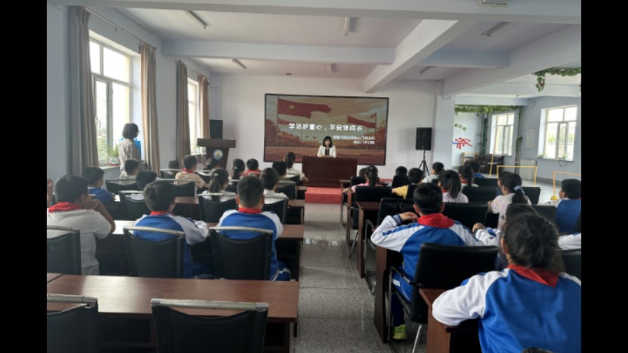 吉林省珲春市司法局哈达门司法所开展“学法护童心 平安伴成长”普法宣传活动