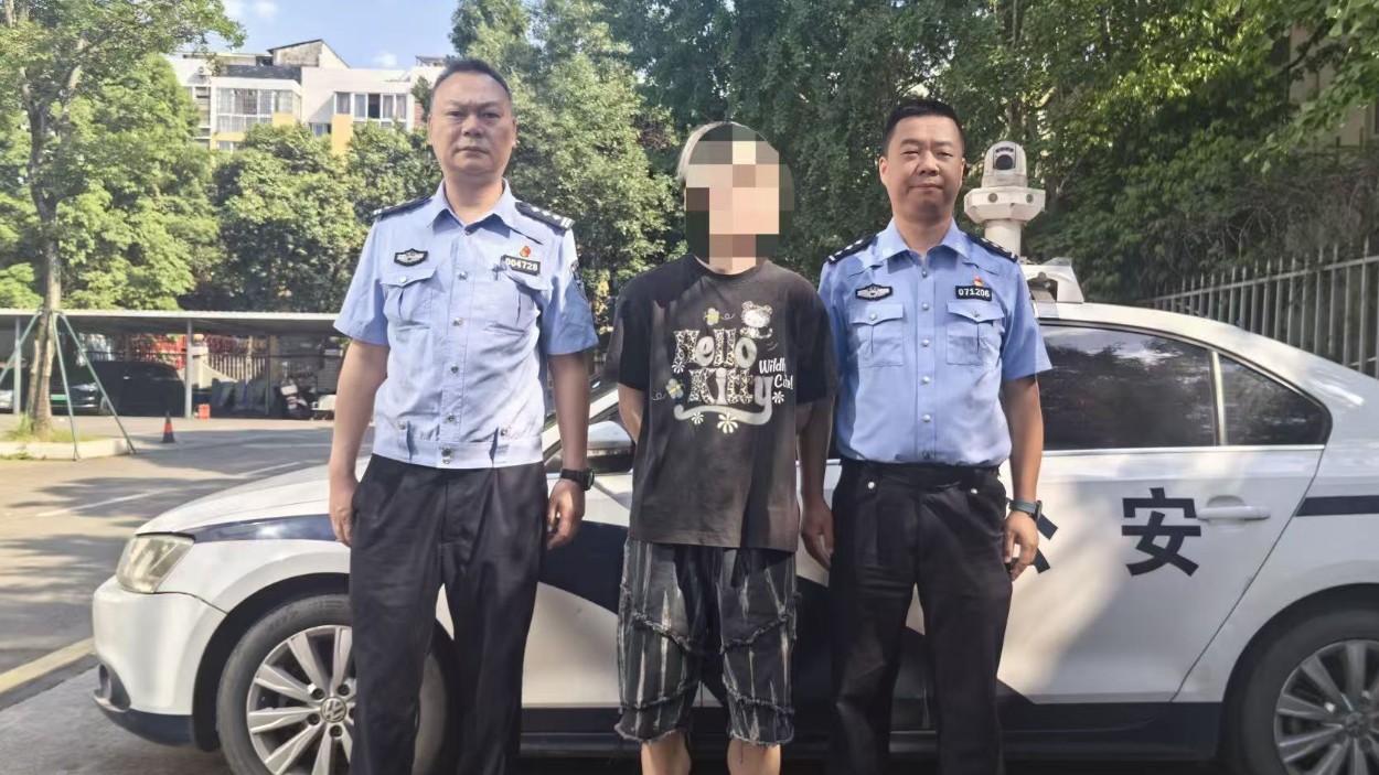 成都交警通报两起“飙车炸街”典型案例