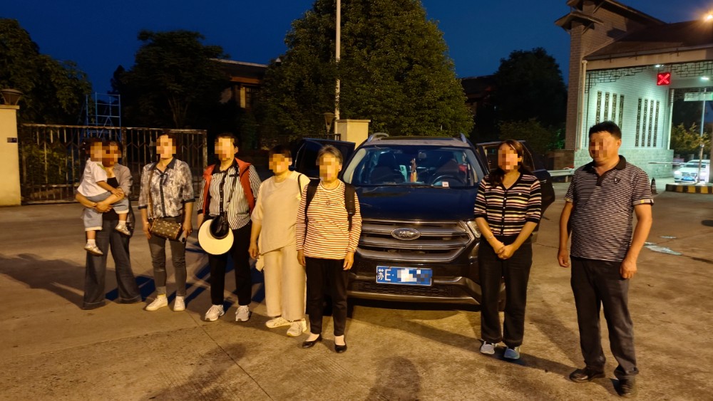 超员载客隐患重重！四川高速公安严查超员违法行为，请勿心存侥幸