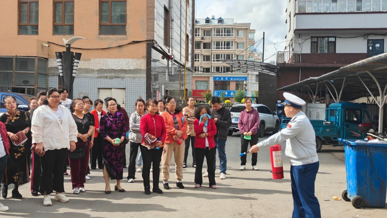 黑河市消防救援支队开展《消防法》进社区进家庭专项宣传活动