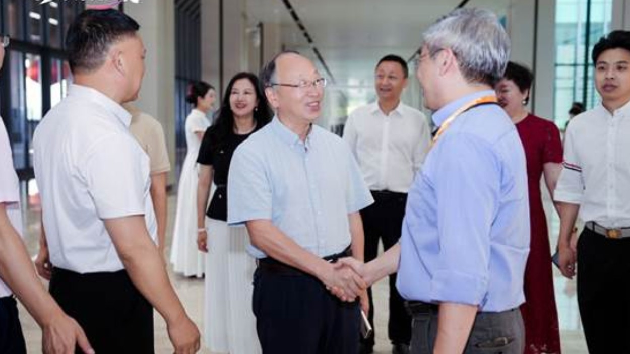 用科学之光照亮未来——光带来健康还是伤害？取决于我们的认识与行动