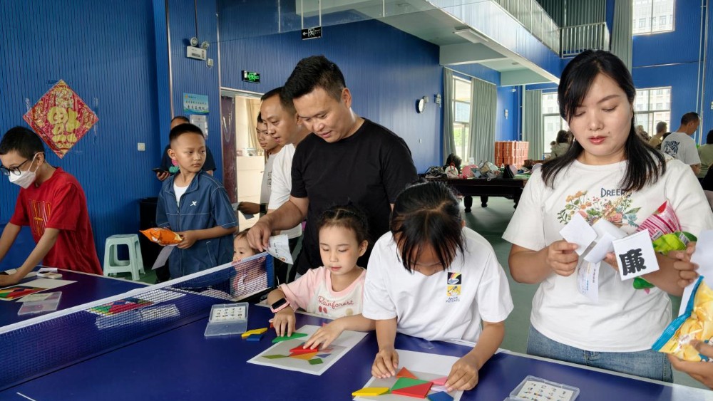 凉山州会东县：大手拉小手 学廉知廉传廉