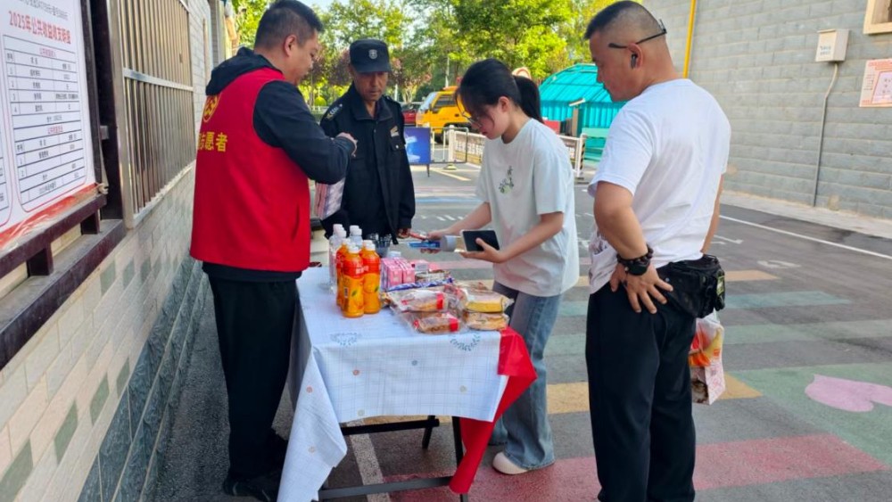 吴忠市利通区材机社区：多方联动护高考 志愿服务保平稳