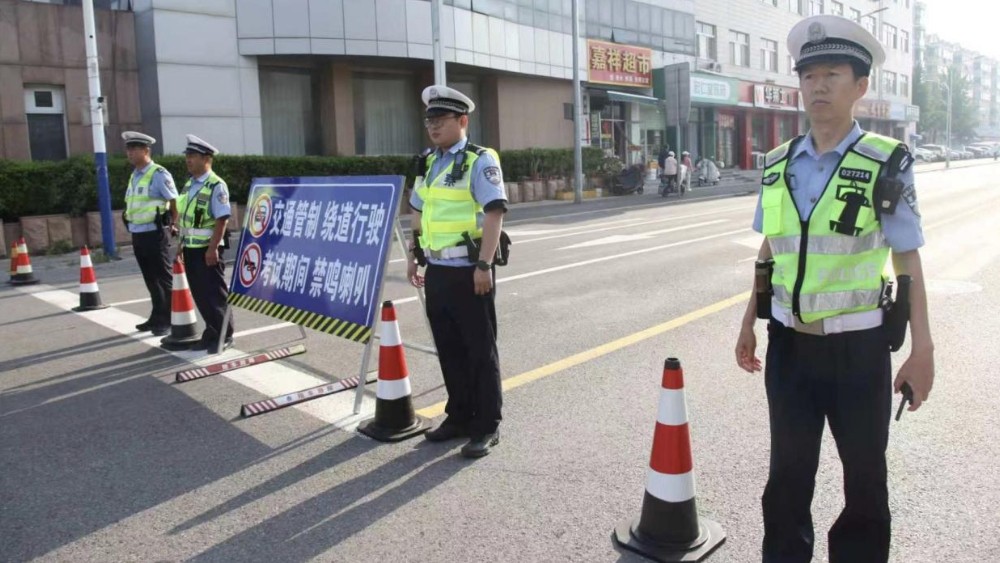 护航高考 淄博临淄交警全力守护考生“赶考路”