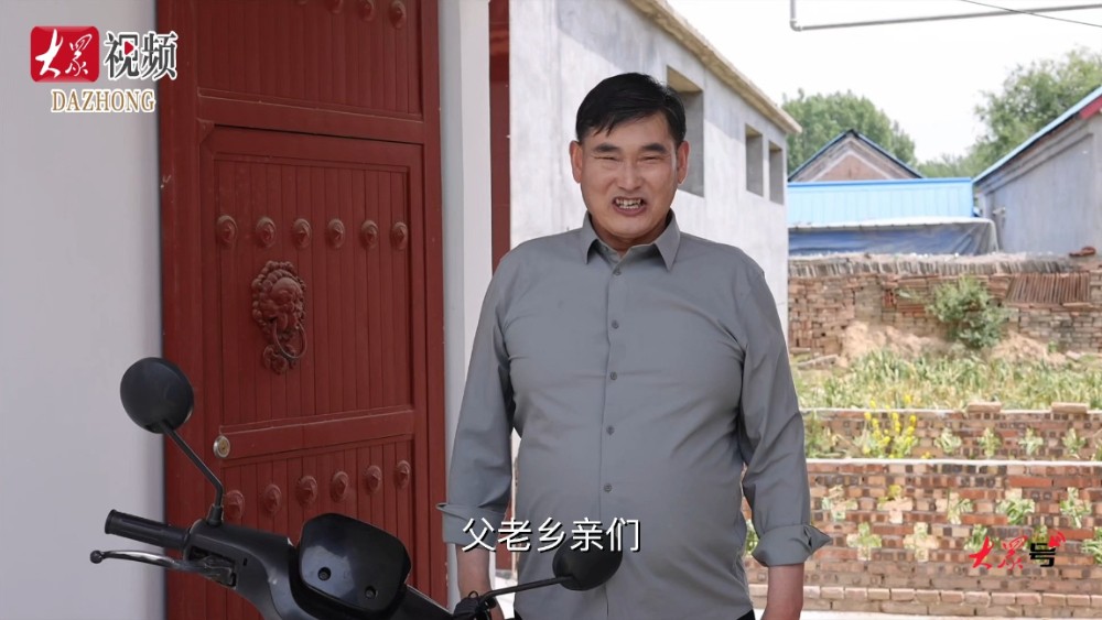 “大衣哥”朱之文化身乡村消防宣传员，这话一定要听
