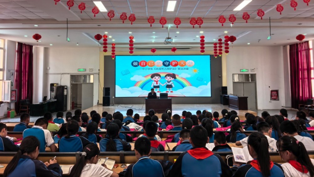 新疆和布克赛尔蒙古自治县司法局开展“以法护航 向阳成长”法治进校园活动