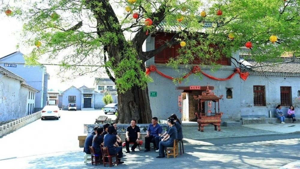主题党日 普法同行