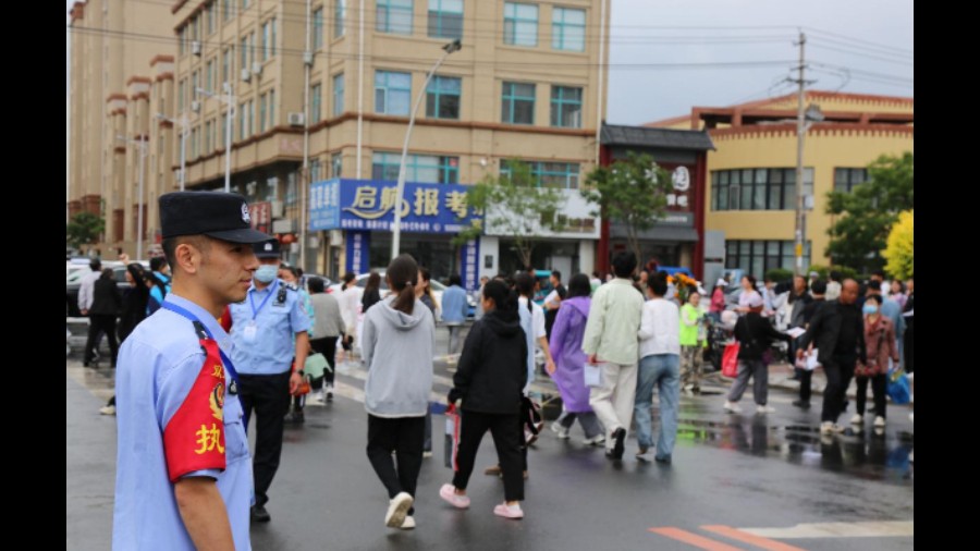 吉林双辽公安打赢高考收官战：这场共同赴考 我们盼了很久
