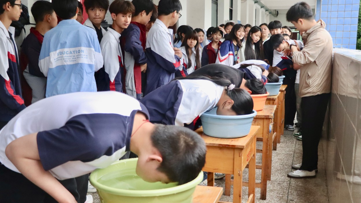 万源二中：多维发力筑牢防溺水安全堤坝