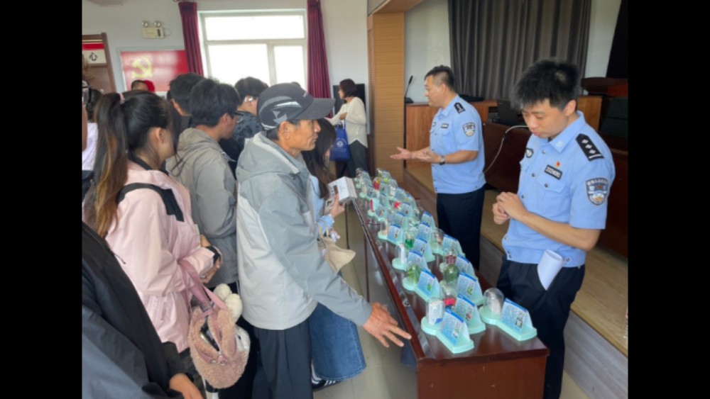 吉林省珲春市开展“法治边疆行·禁毒护家园”边境禁毒宣传活动