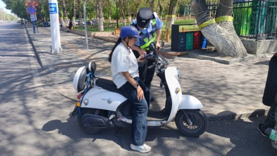 新疆奎屯市公安局持续开展电动车综合治理 守护道路交通安全