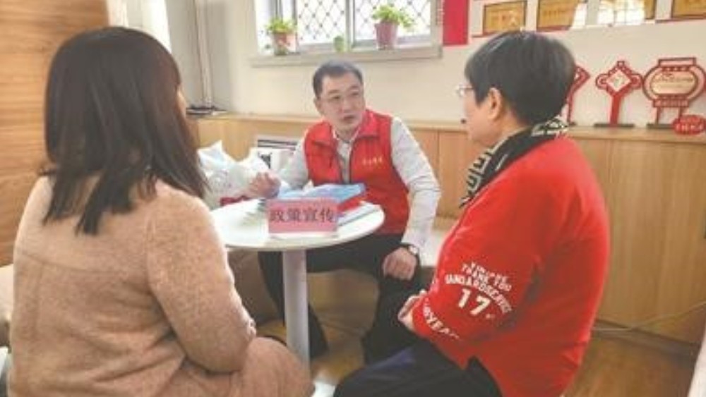 “朴素的鞋垫比锦旗更有意义”