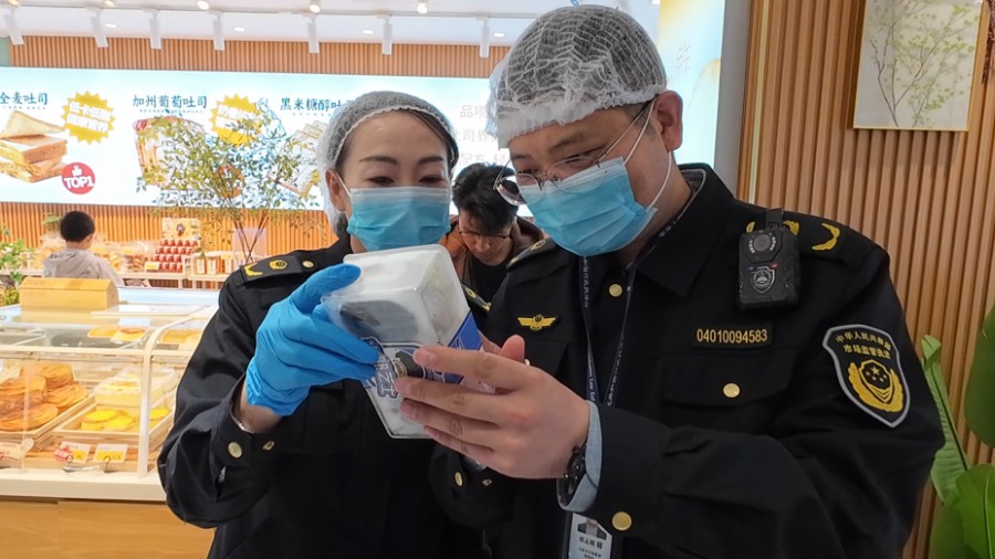 “互联网+明厨亮灶”： 一场关于食品安全和外卖流量的“博弈”