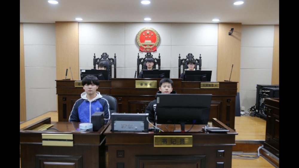 吉林省延吉市法院：在国徽下播种一个“法官梦”