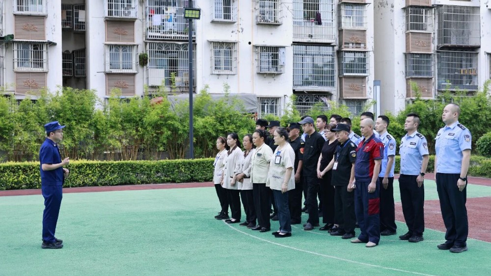 筑牢安全“防火墙”  织密平安“防护网”