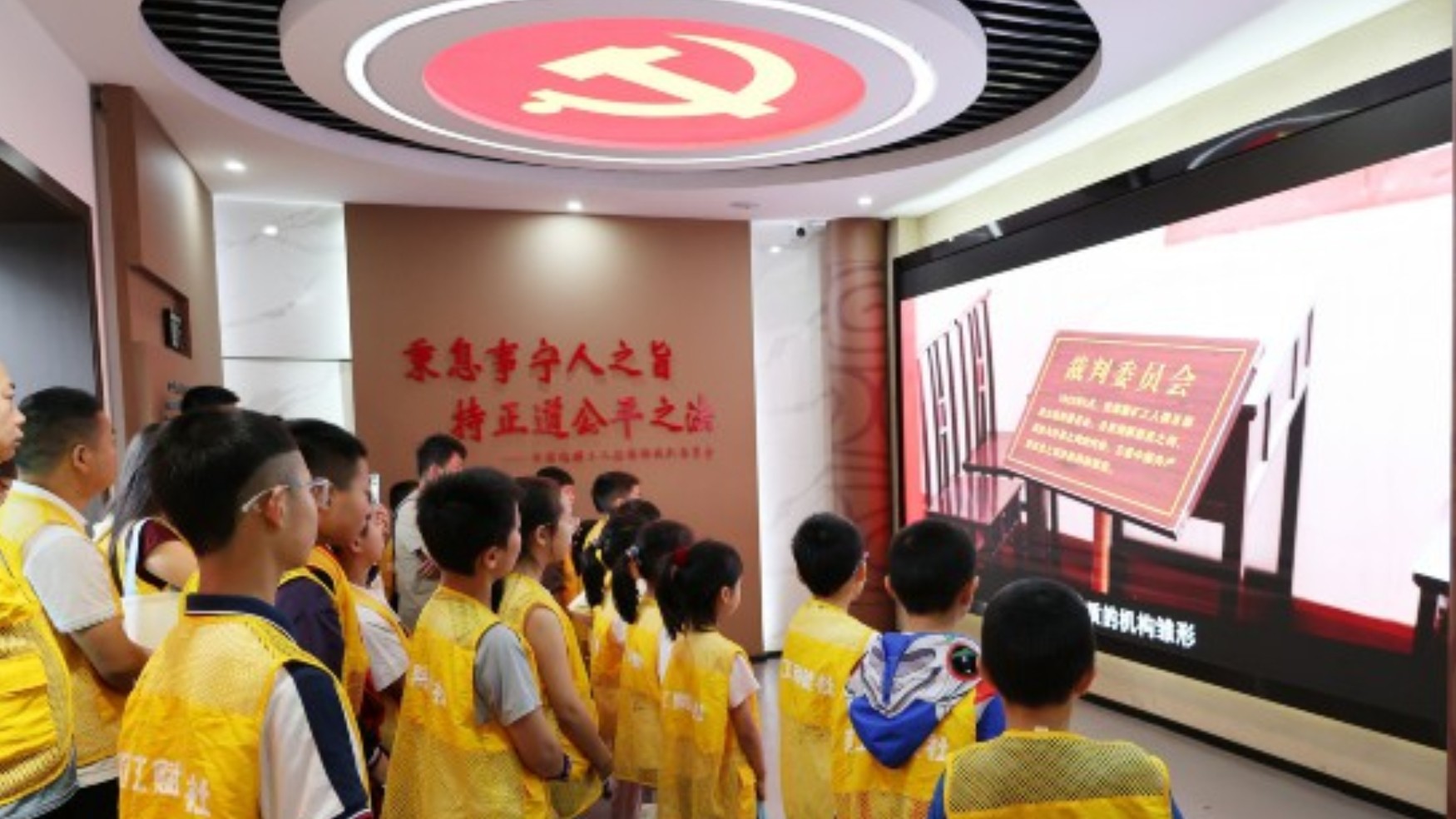 江西萍乡工会创新形式普法拒毒进家庭