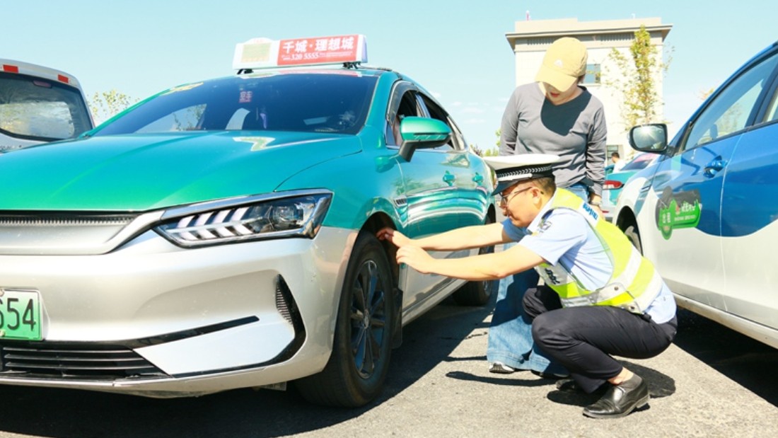 新疆霍城县公安局：安全生产月 交警话安全