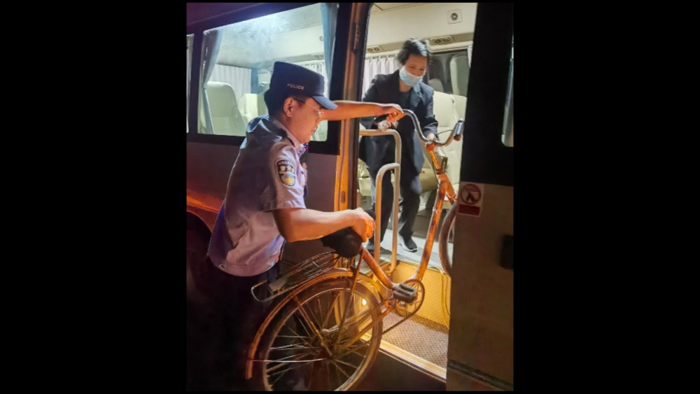 吉林圈河出入境边防检查站：深夜暖心相助 情暖百姓归途