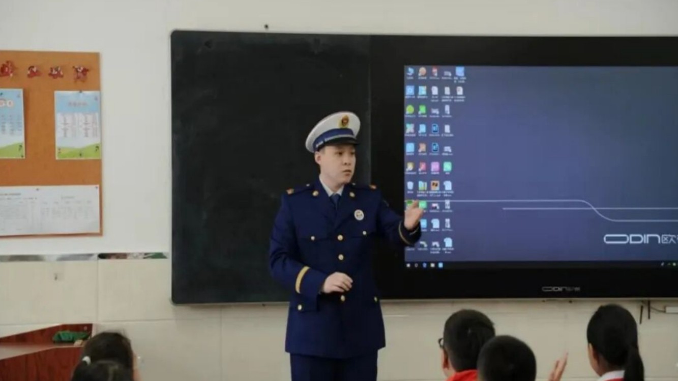 黑河市消防救援支队织密织牢寄宿制学校消防安全防护网