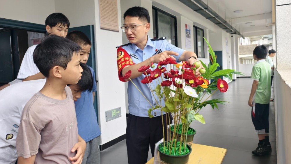 宜春袁州:飞剑潭乡禁毒宣传进校园，为少年们上好“人生必修课”