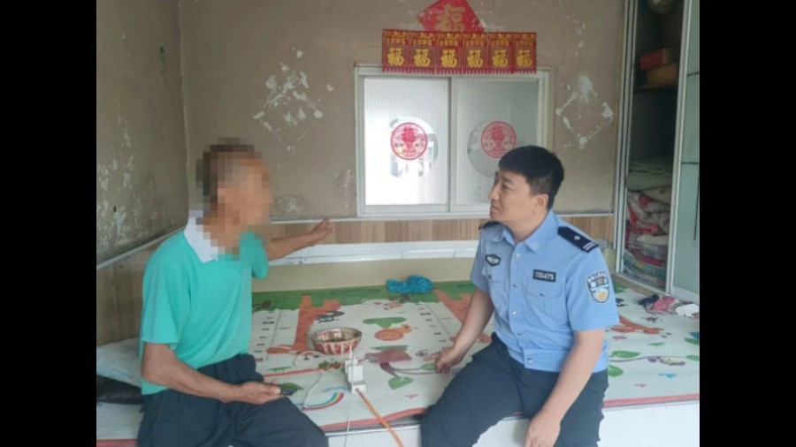 吉林扶余公安：巧解邻里淤泥纠纷 情暖八旬独居老人