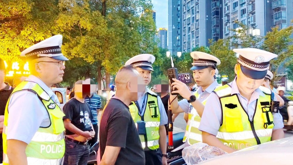 隆昌公安：全力筑牢夏季交通安全防线
