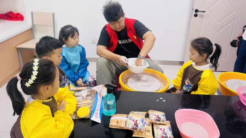 银川市兴庆区泰和社区：动静分区优服务，一屋双层暖老幼