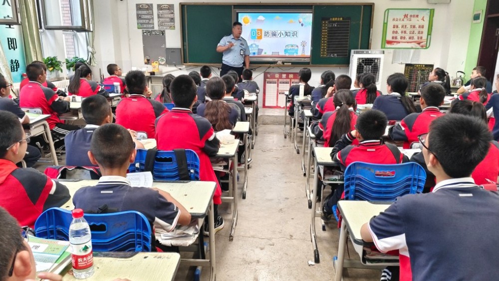 六月，他们把平安种在伊宁的日常里——新疆伊宁市公安局“安全生产月”活动侧记