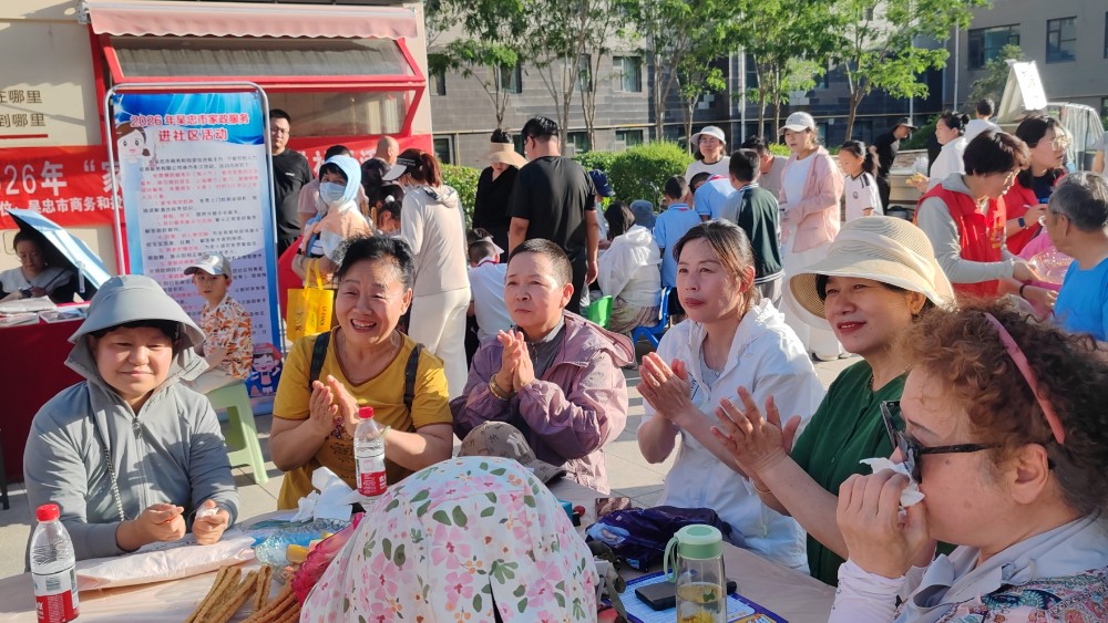 吴忠市利通区阳光骄子社区：粽情歌舞暖邻里 艾香市集浓烟火