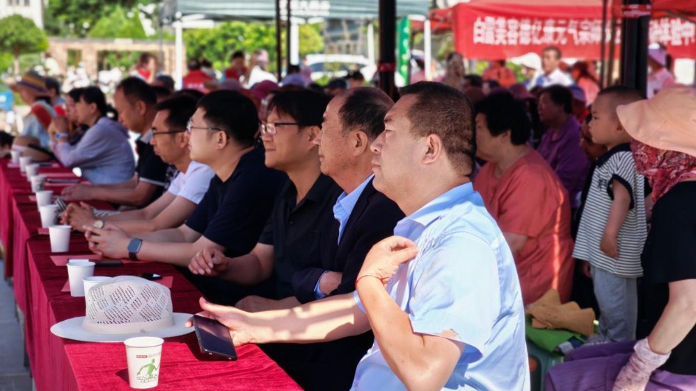 青铜峡市北苑社区：粽叶飘香融邻里 反诈宣讲护平安
