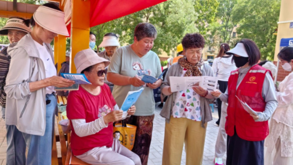 银川市兴庆区玉皇阁北街应急办：普法宣传全覆盖，守牢安全第一线
