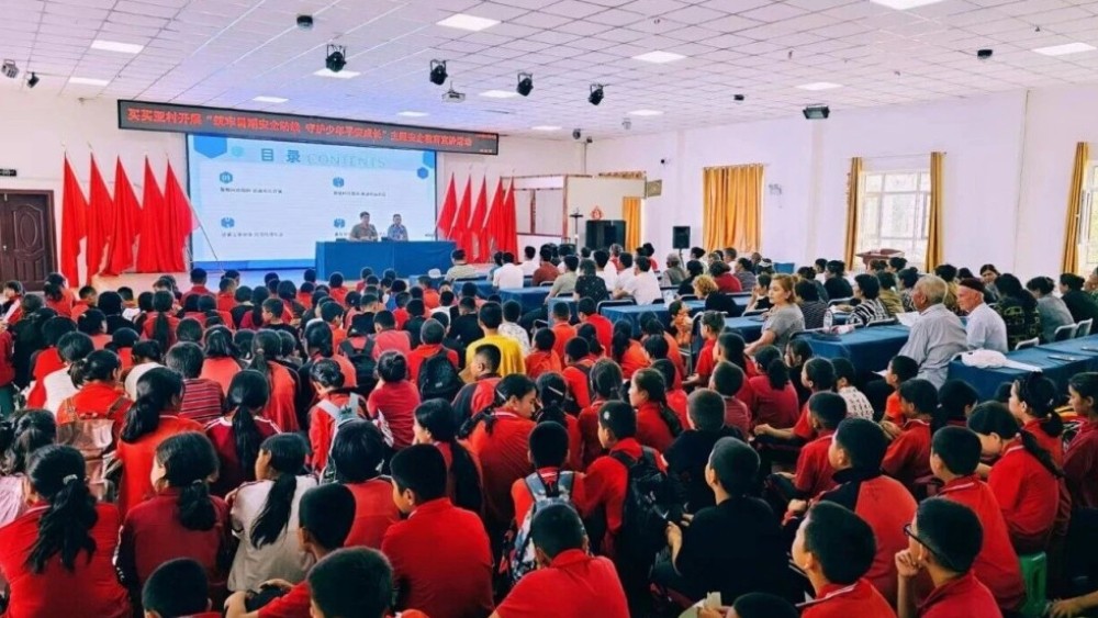 新疆伊宁县公安局多点发力筑牢夏季防溺水“防护堤”