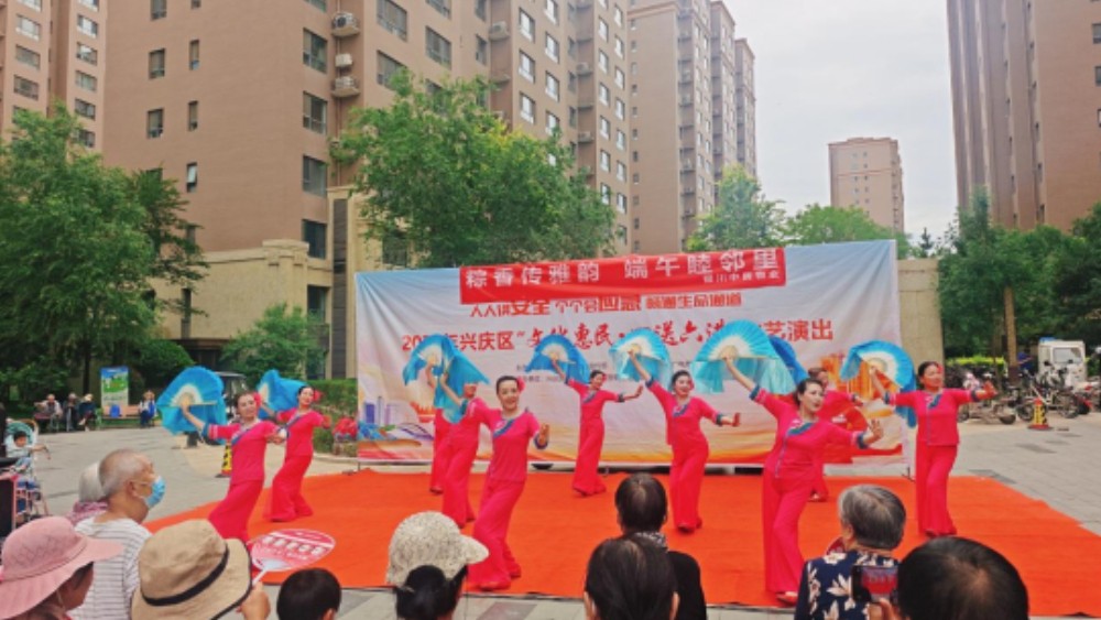 银川市兴庆区兴隆社区：文艺汇演话安全，实战演练筑防线