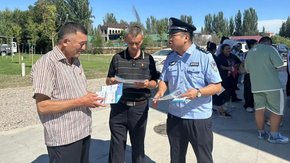 他是百姓的“钱财守门人”——记新疆霍城县公安局刑事侦查大队反诈中队中队长佟雨星