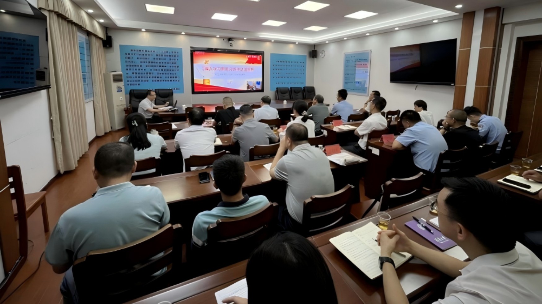 云浮市云城区举办“百名法学家百场报告会”政法单位专场报告会