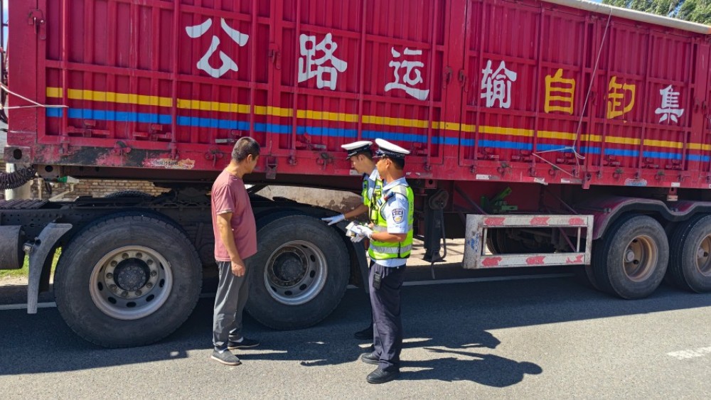 新疆伊宁县公安局多措并举筑牢道路交通安全屏障