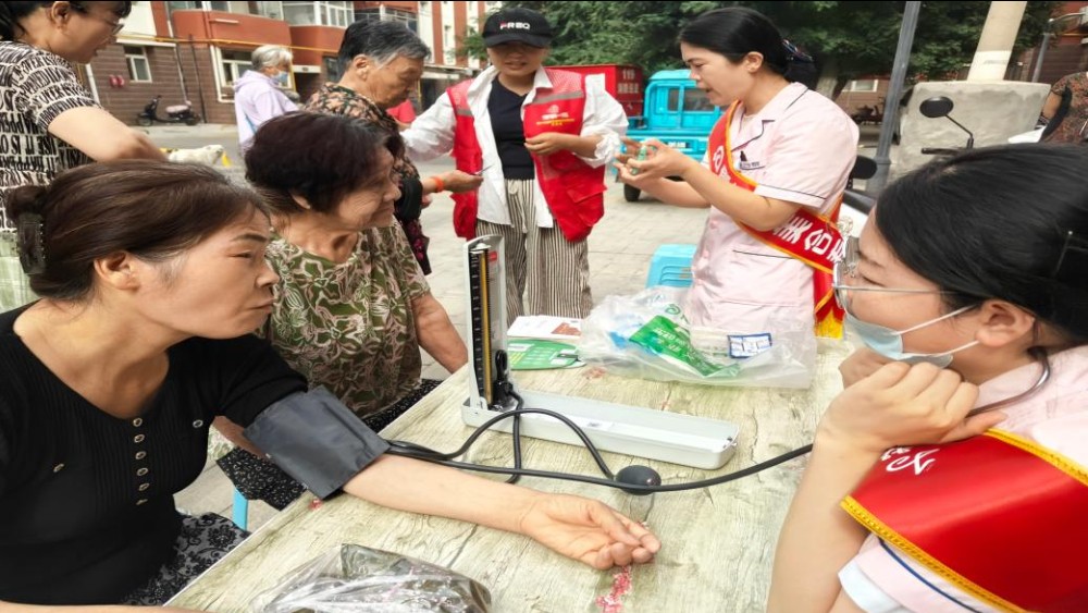银川市兴庆区游乐社区：粽香传情迎端午，普法惠民筑平安