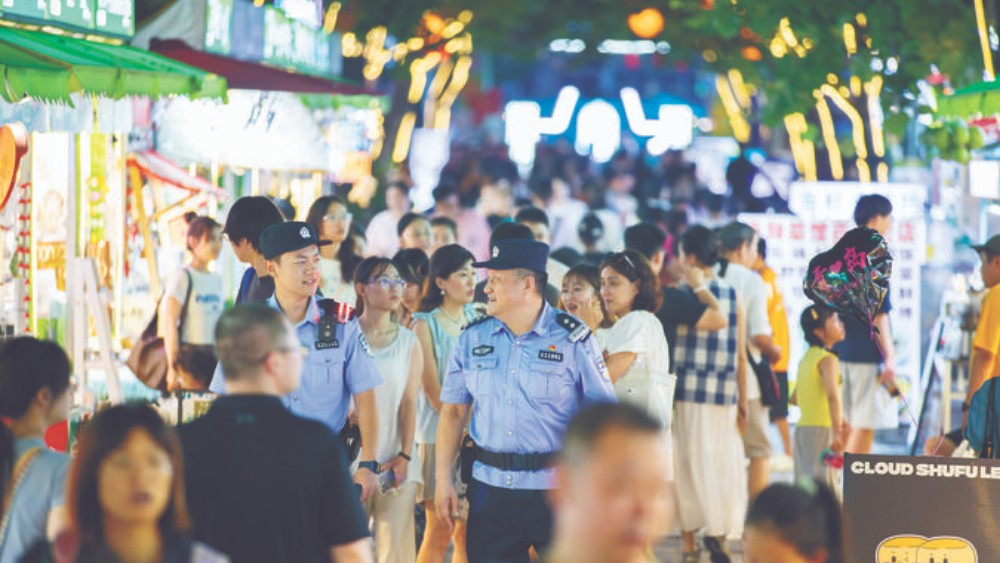 开展“利剑行动” 护航平安旅程