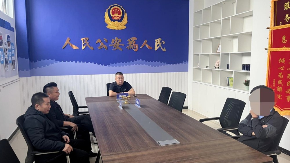 临沂罗庄：“周三驻村日”下沉服务解民忧筑平安