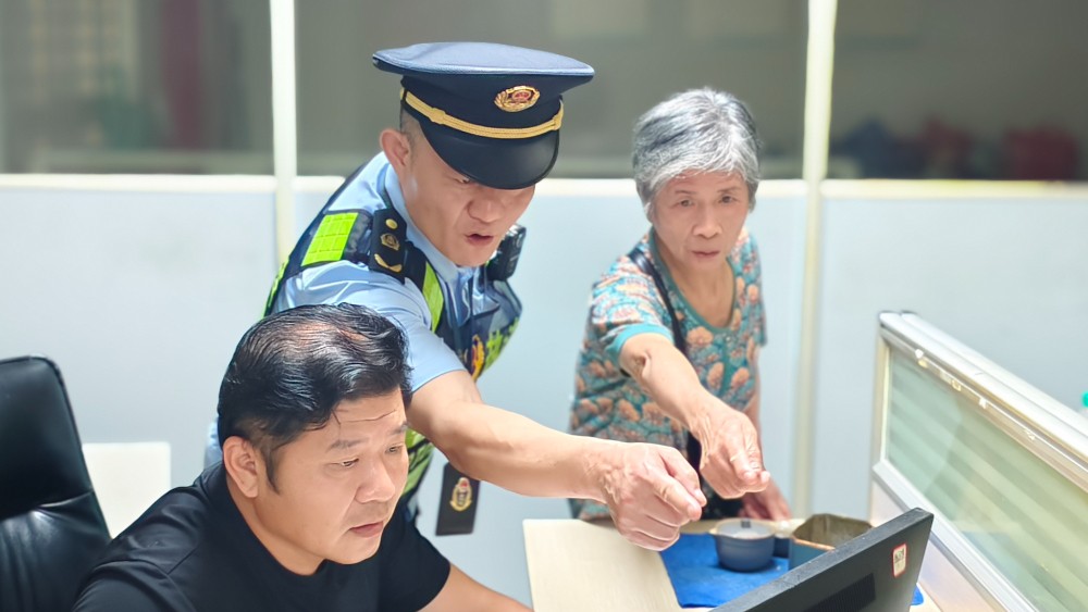 宜春市交通运输执法支队：端午值守解民忧 速寻包裹暖心头