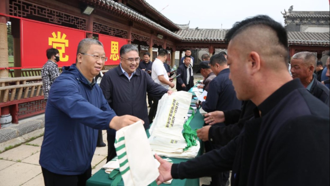 河北开展2026年草原保护送法下乡现场宣传活动