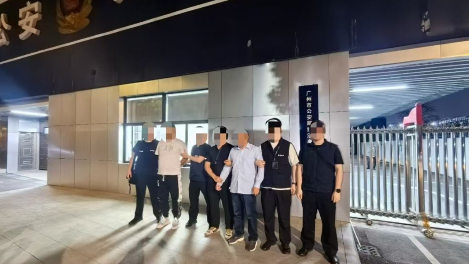 警惕碰瓷新套路：肉碰改车碰