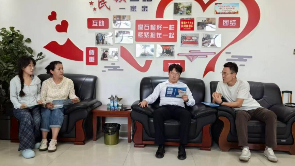 新疆霍尔果斯市司法局工业园区司法所：走访企业送法上门 护航涉外营商发展