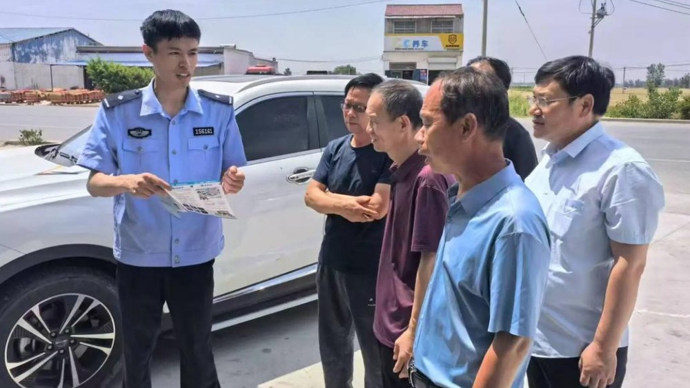 一名基层民警的日常图鉴：琐碎、坚守以及被需要的幸福