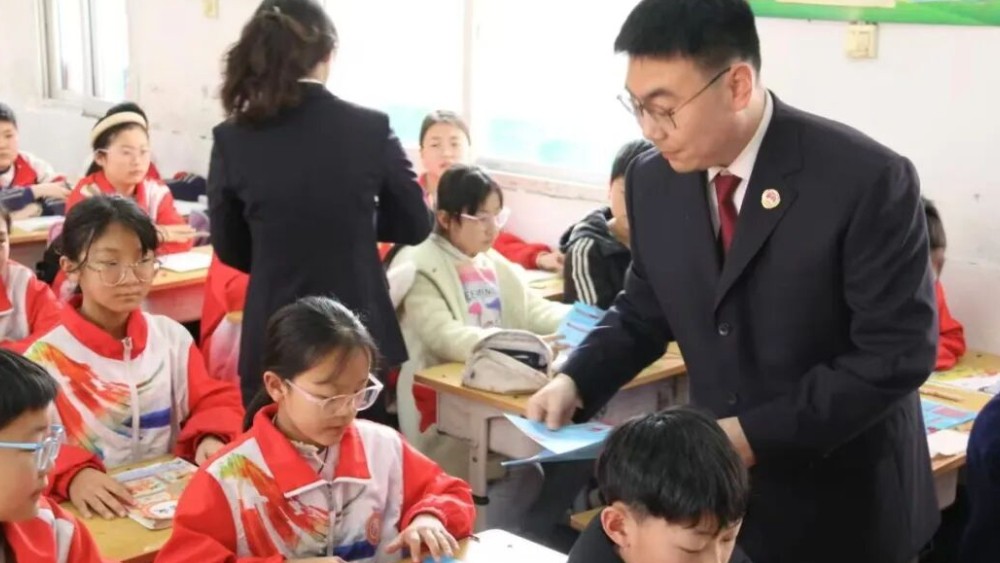 闫峥：砥砺深耕担使命 春华秋实映初心